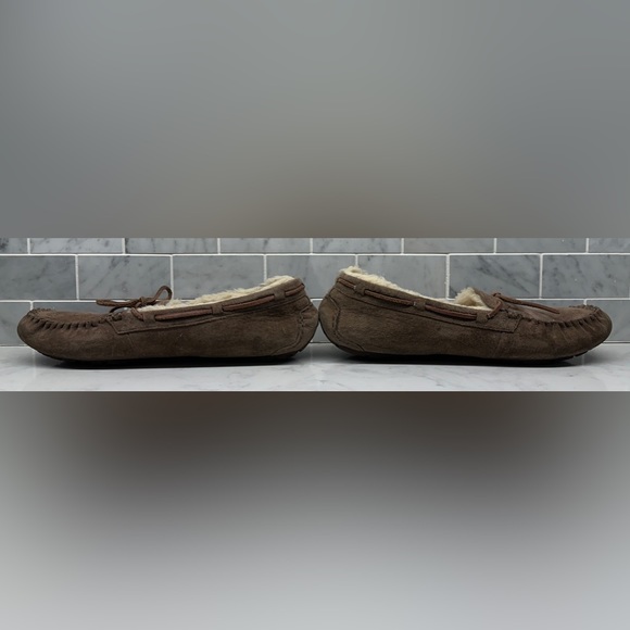 UGG Dakota Womens Slipper Size 10 - Picture 5 of 8